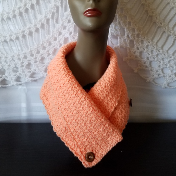 Scarf, Cowl - Picture 3 of 4